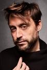 Kieran Culkin isBenji Kaplan