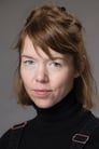 Anna Maxwell Martin isDelia Balmer